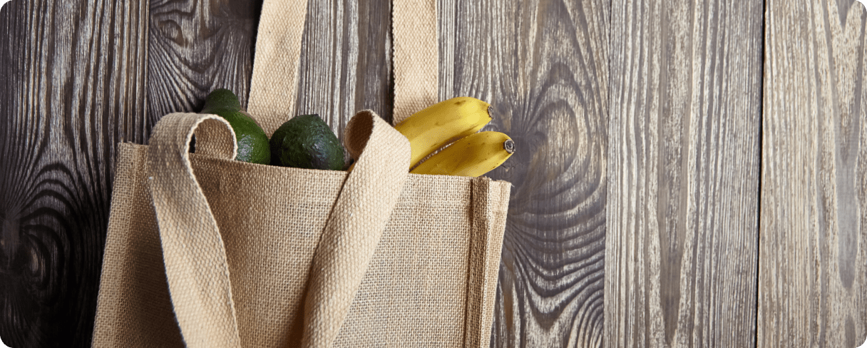 reusable-shopping-bag-with-fresh-fruits 1-min